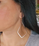 Día Earrings