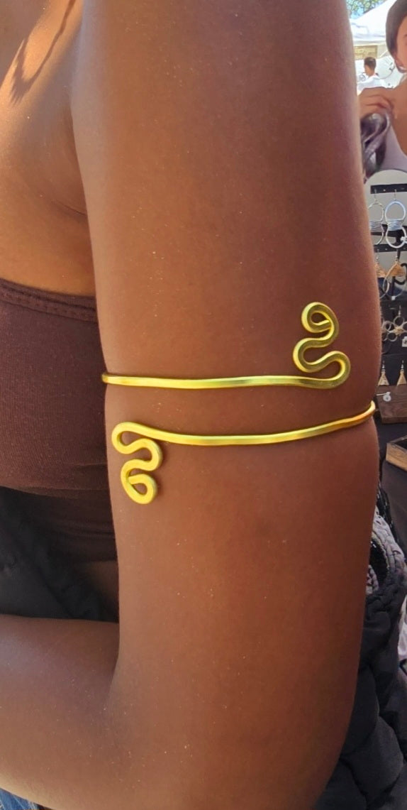 Zig double arm cuff - bright gold
