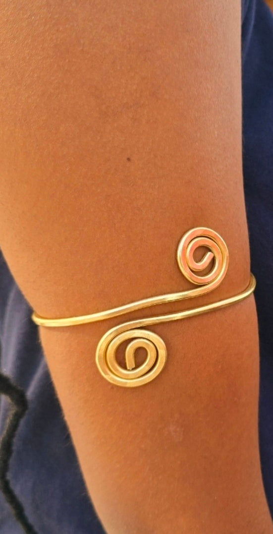 Spiral arm cuff - light gold