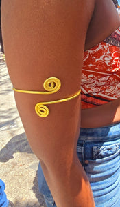 Spiral arm cuff- bright gold